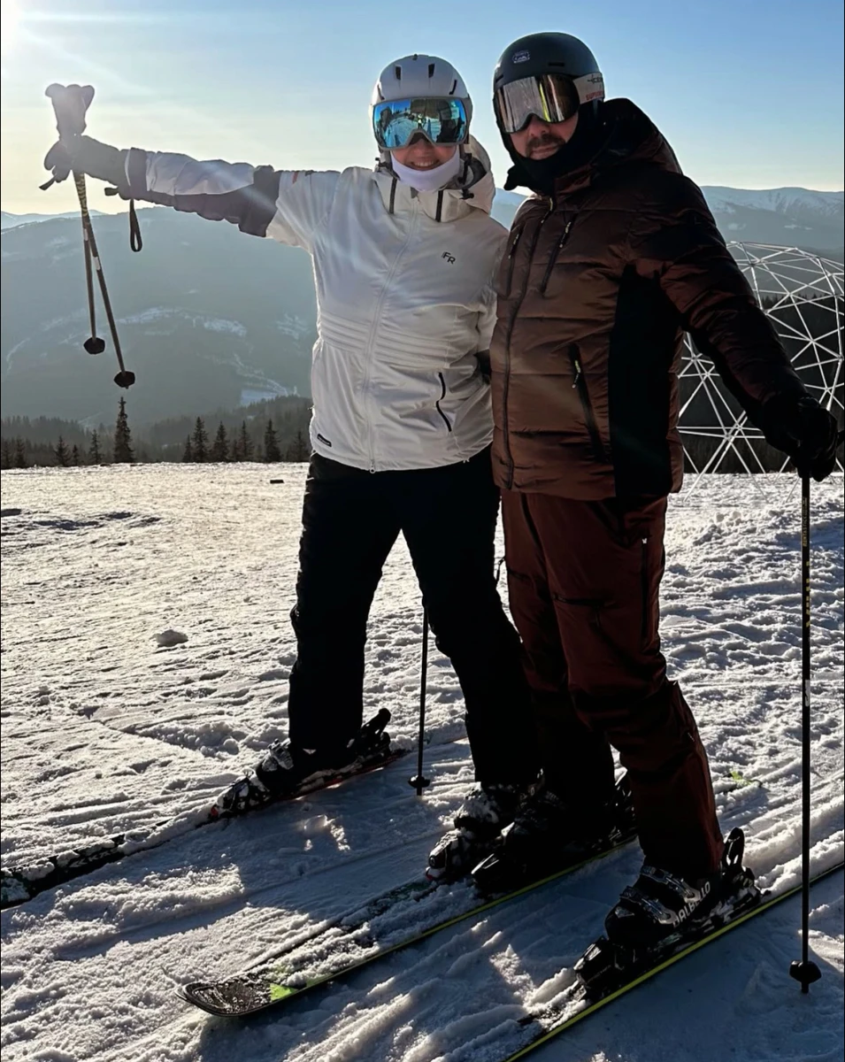 Соломія Вітвіцька покаталася з коханим на лижах