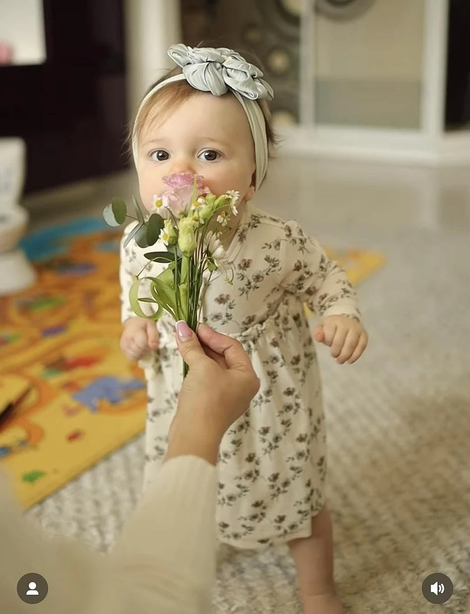 1-річна донька Ребрик і Дикого