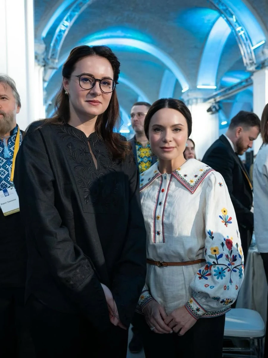 Лілія Подкопаєва у вишиванці попозувала з Юлією Свириденко