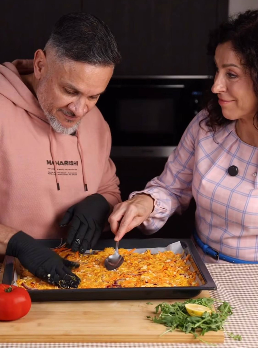 Ектор Хіменес-Браво і Надія Матвєєва повчили готувати смачну страву