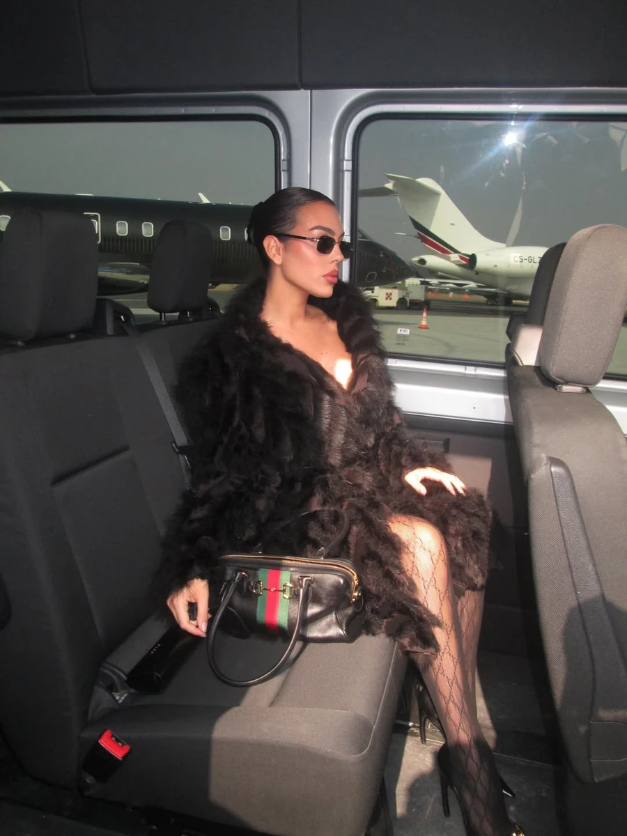 Джорджина Родрігес наробила стильних фото