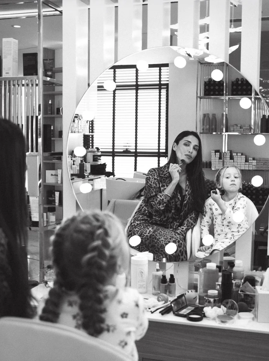 Мама з донькою також навели марафет 