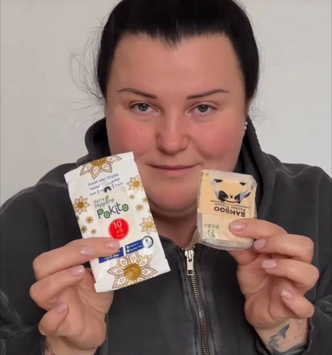 У Альони є різні серветки на всі випадки життя