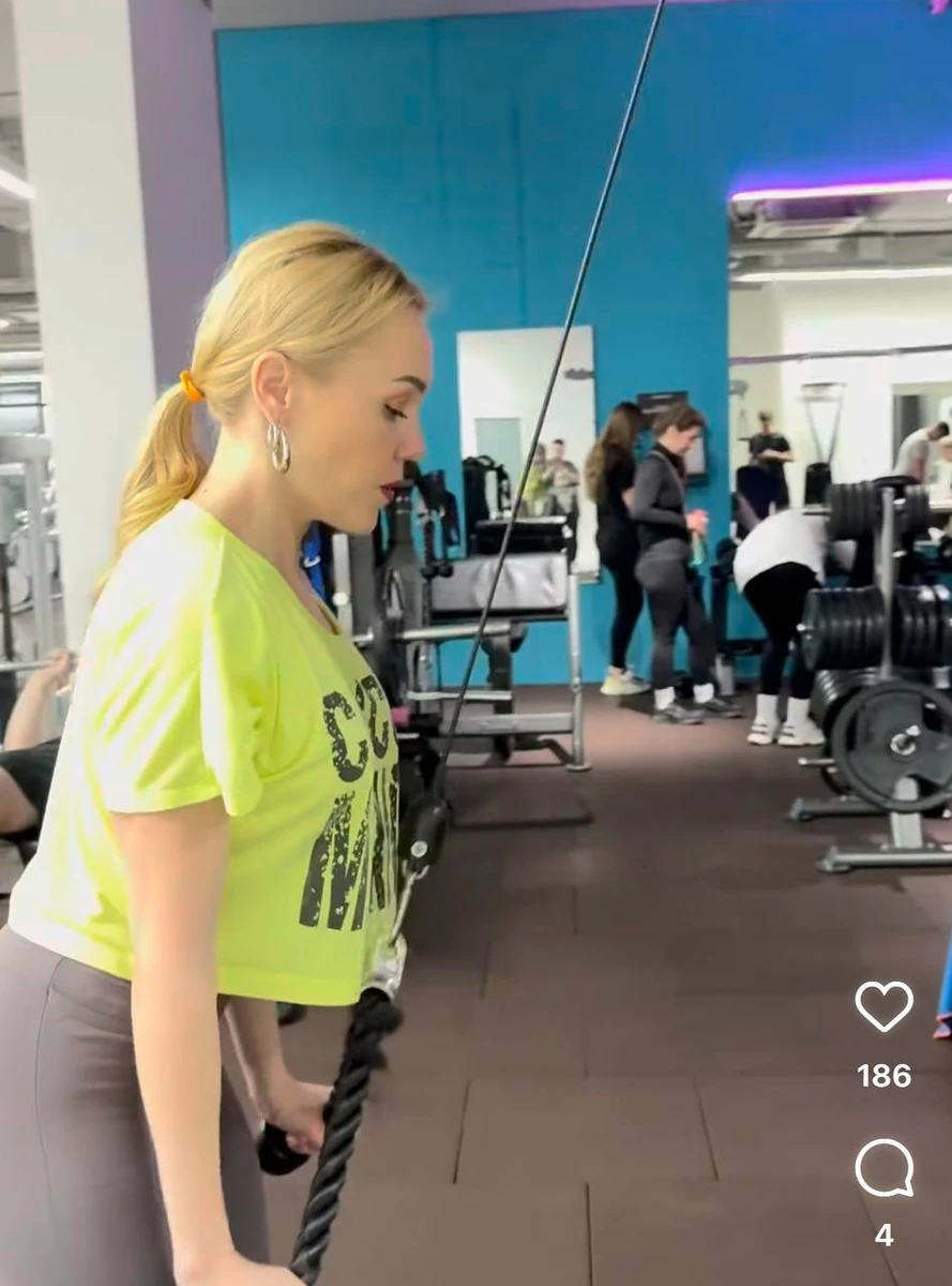 Тополя підкачала руки