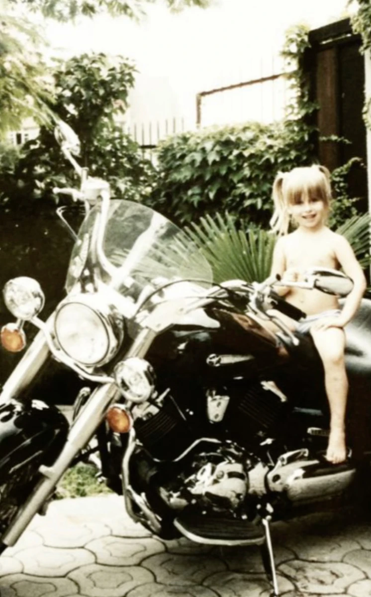 Онука Ротару здивувала своїм дитячим фото