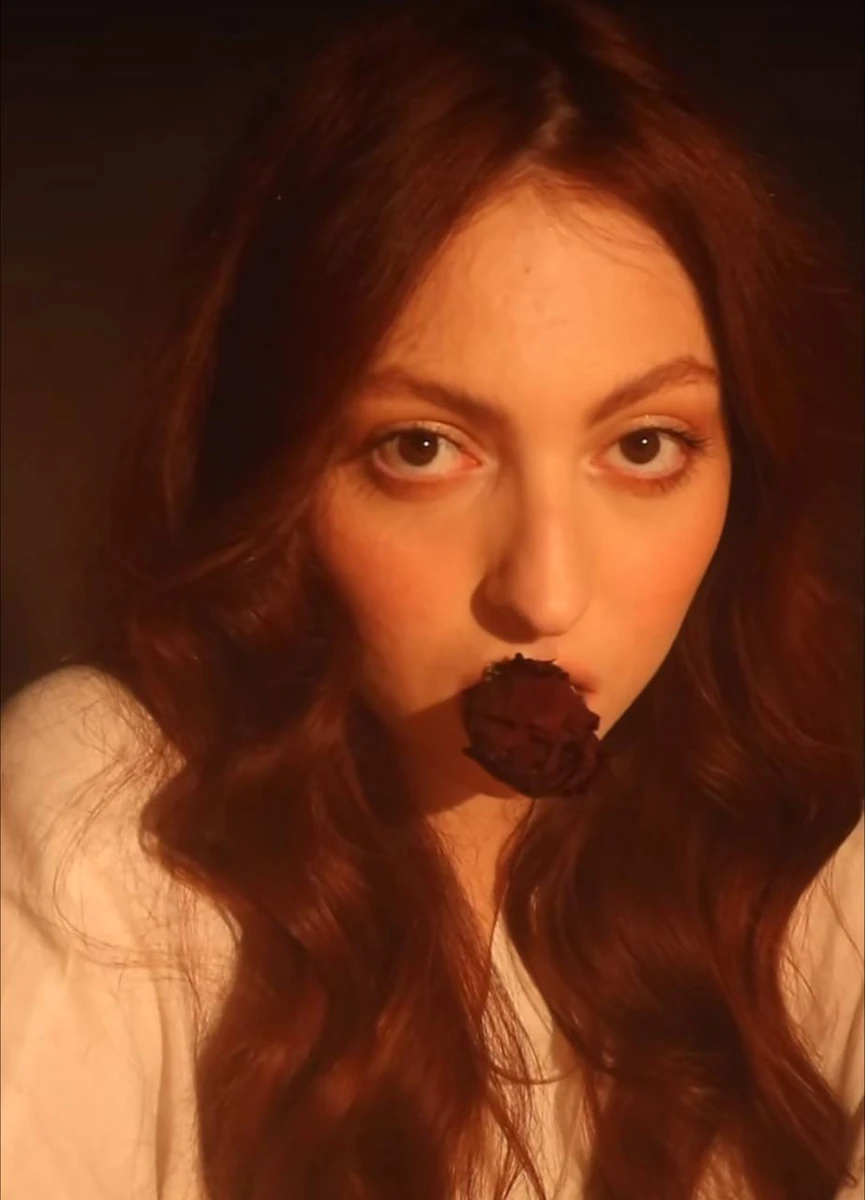 До речі, ще у жовтні Маша мала неабиякі проблеми зі шкірою. Зараз обличчя дівчини виглядає чудово