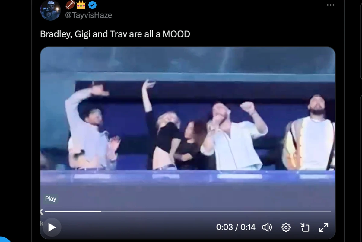 Разом з ними був бойфренд Тейлор, зірка американського футболу Тревіс Келсі