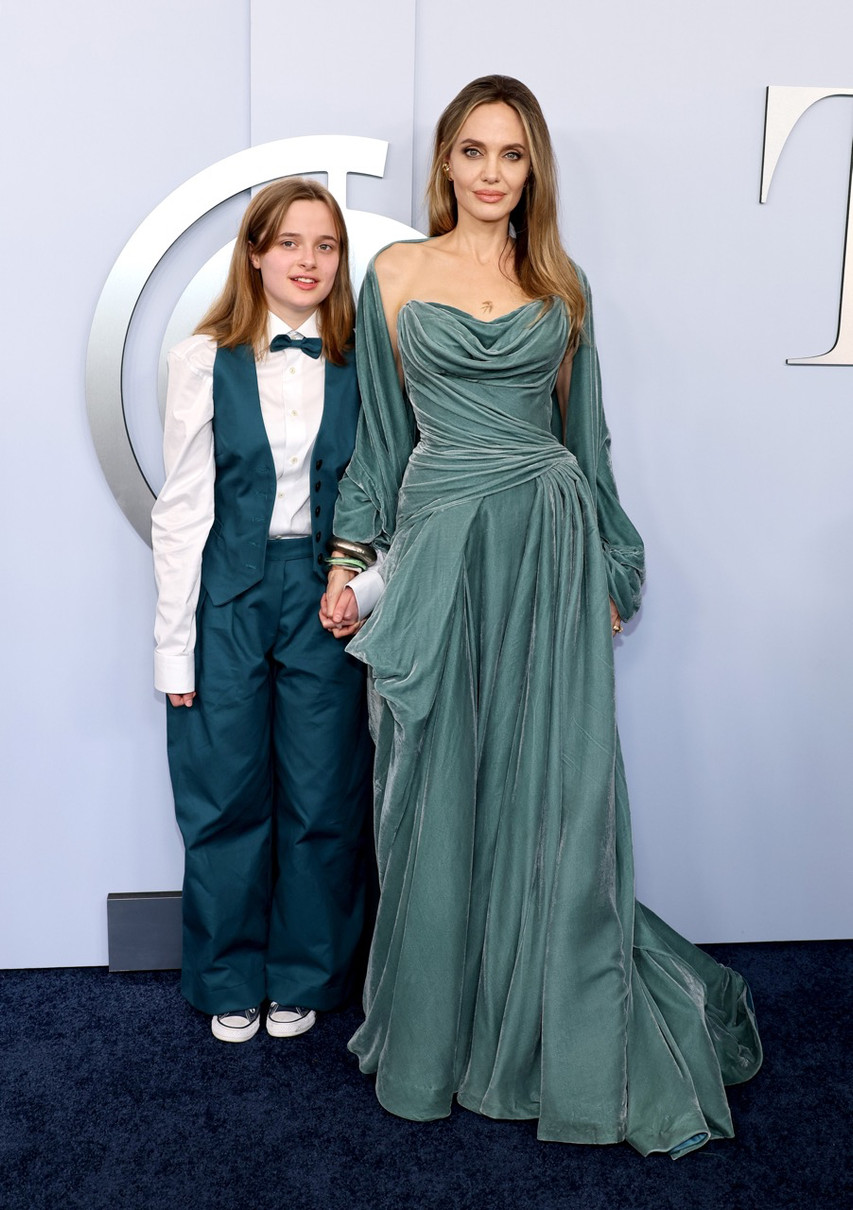 Анджеліна Джолі з молодшою дочкою