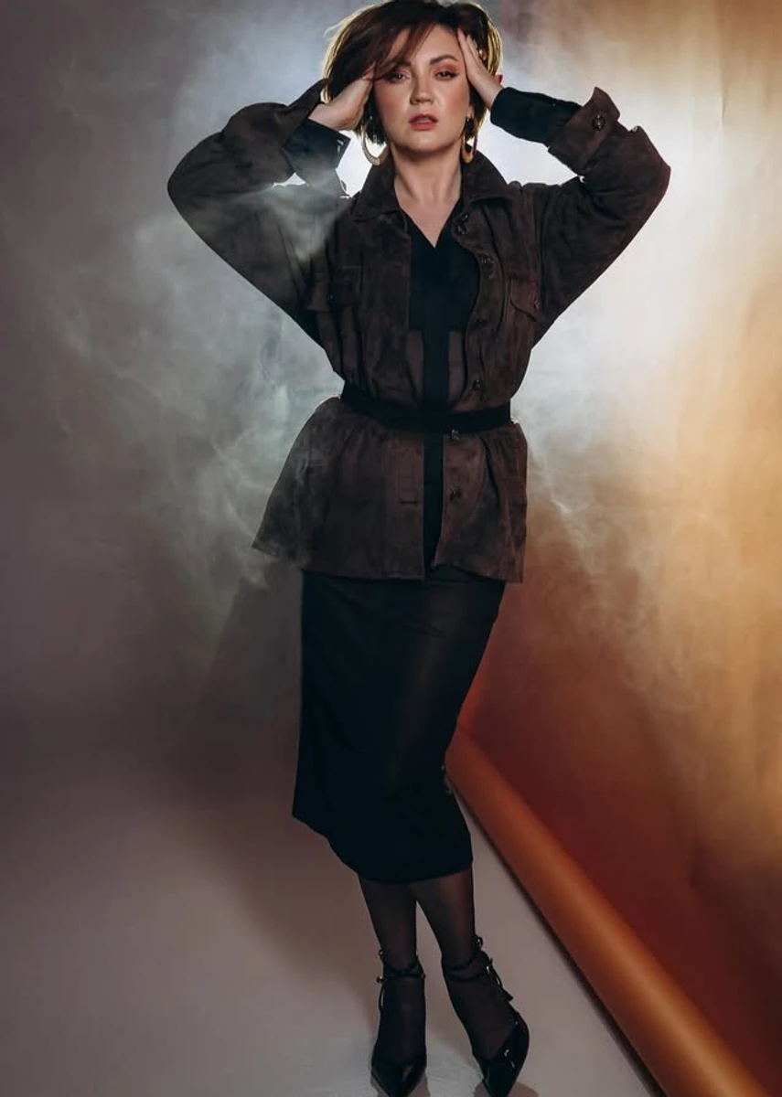 Оля Цибульська ефектно попозувала в диму