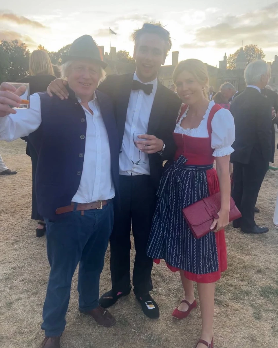 Борис Джонсон з дружиною показався на вечірці