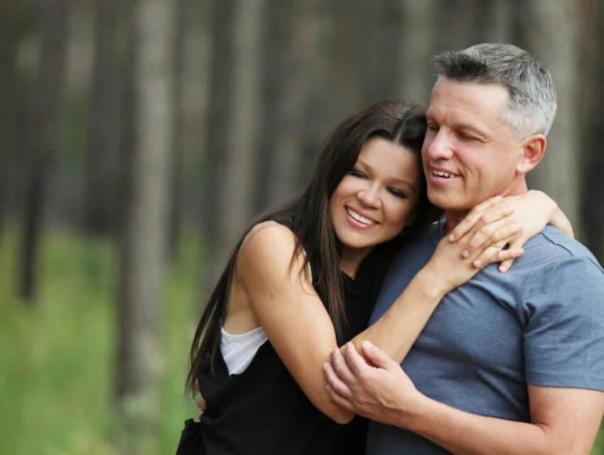 Раніше Руслана зізнавалася, що вони разом з чоловіком сплять у різних ліжках. А щоб підтримувати романтику у стосунках - тікають у Карпати