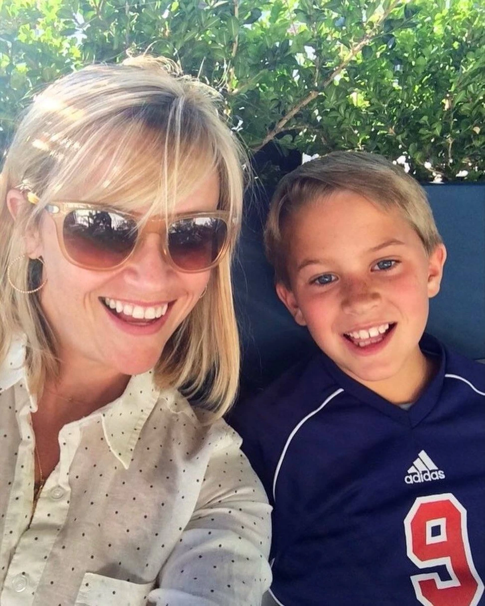 Різ Візерспун і син