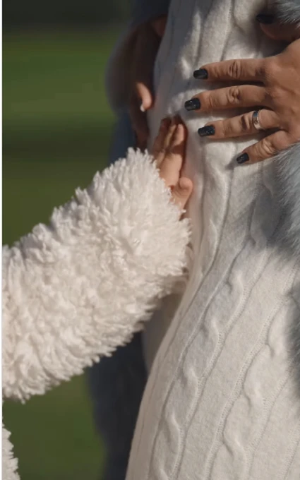 Футболіст Маліновський показав вагітну дружину і доньку