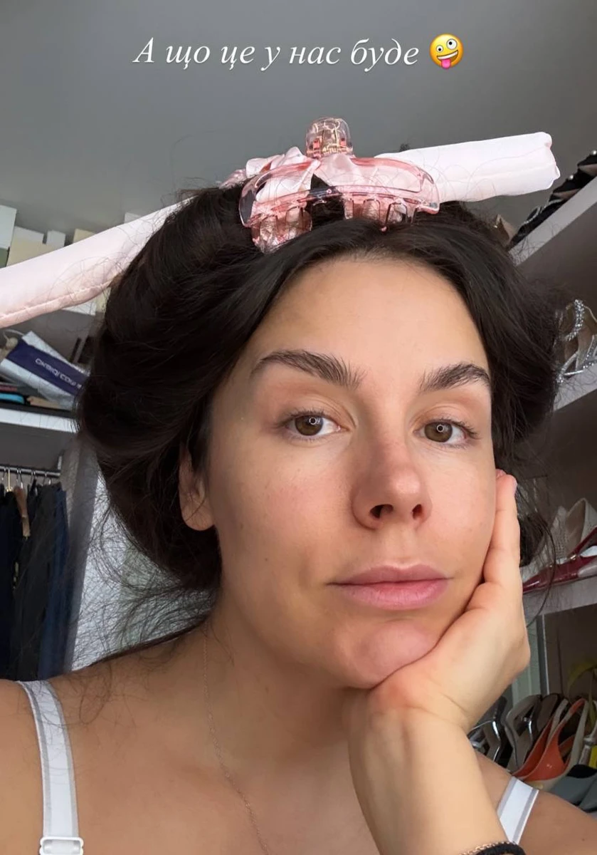 Онуфрійчук без мейку зробила зачіску