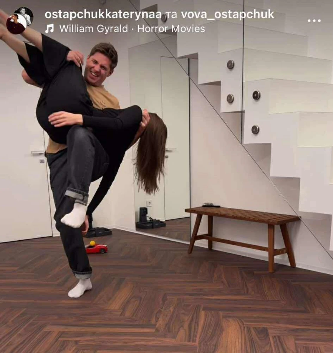 Сподіваємося, зі спиною шоумена все добре 