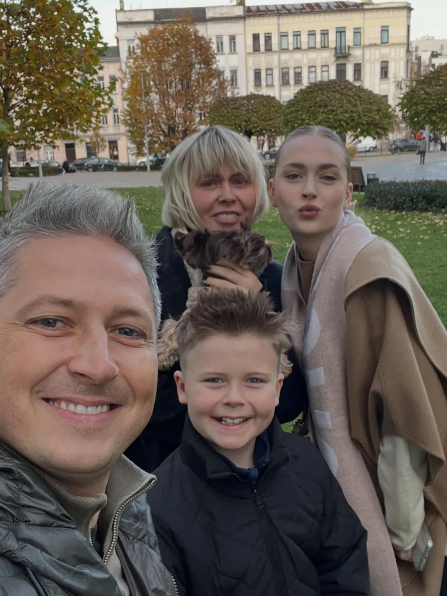 Педан з дітьми і дружиною