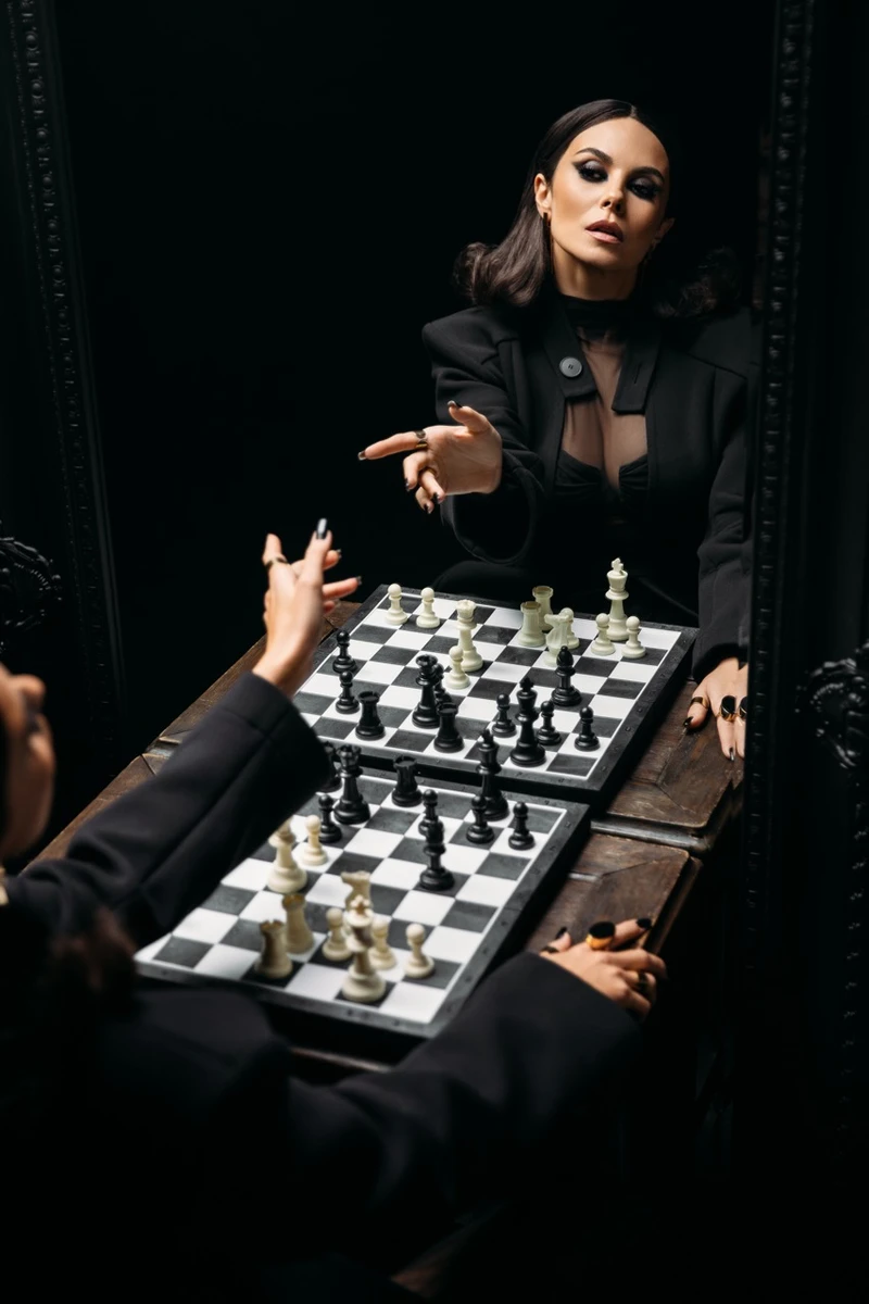 У кліпі показали Каменских за партією в шахи із самою собою