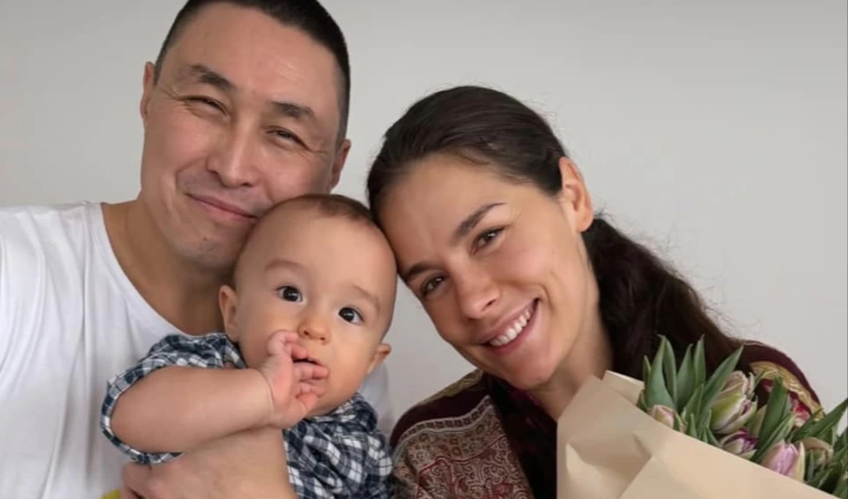 Іванна Онуфрійчук з сином та чоловіком