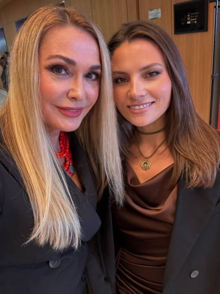 Ольга Сумська і Антоніна Хижняк зазнімкувалися на кінофестивалі ОМКФ