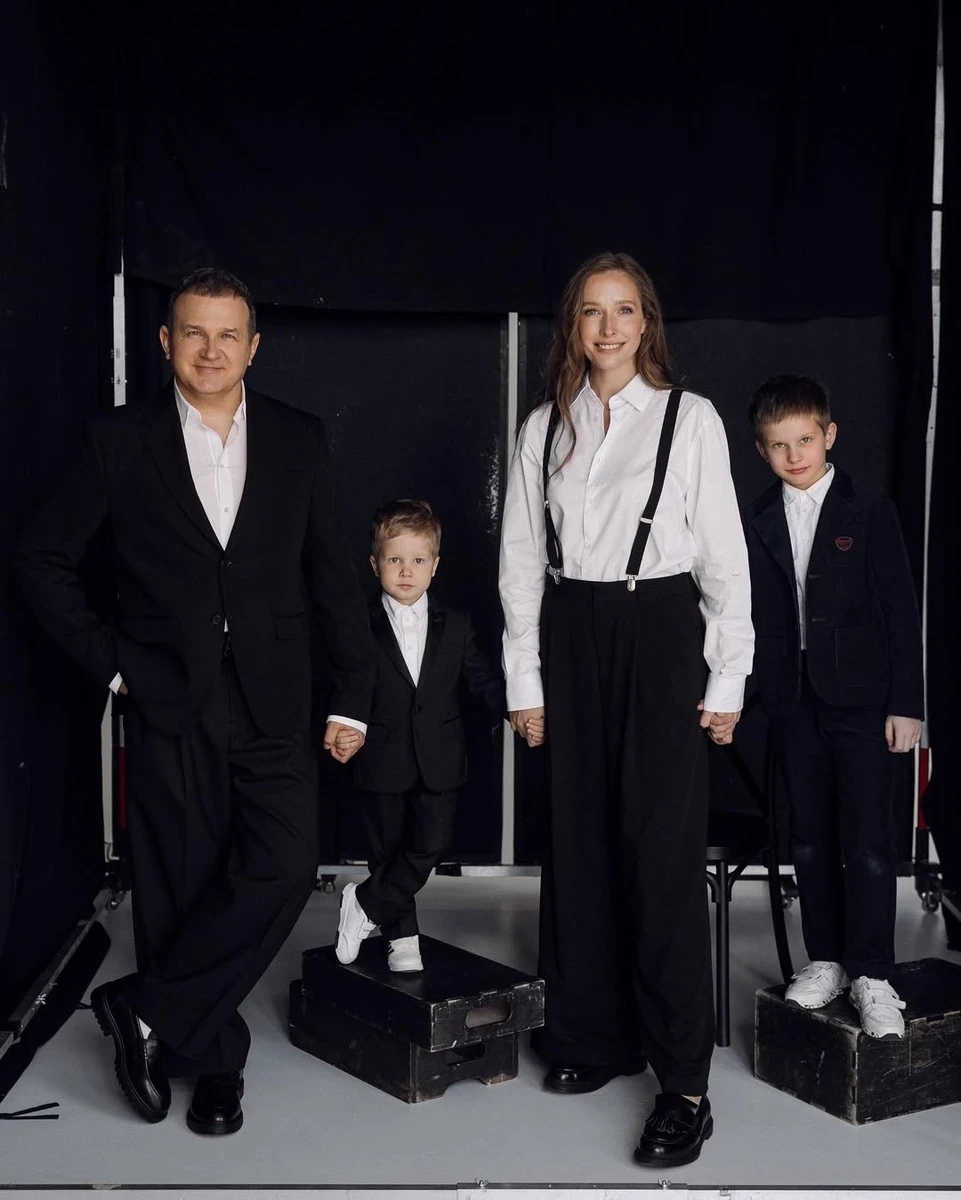 Катерина Осадча і її сини від Горбунова