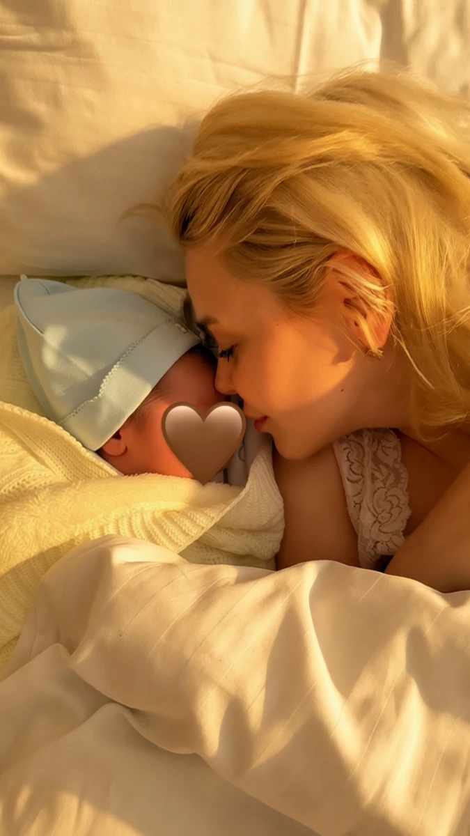 Аліна Гросу з сином