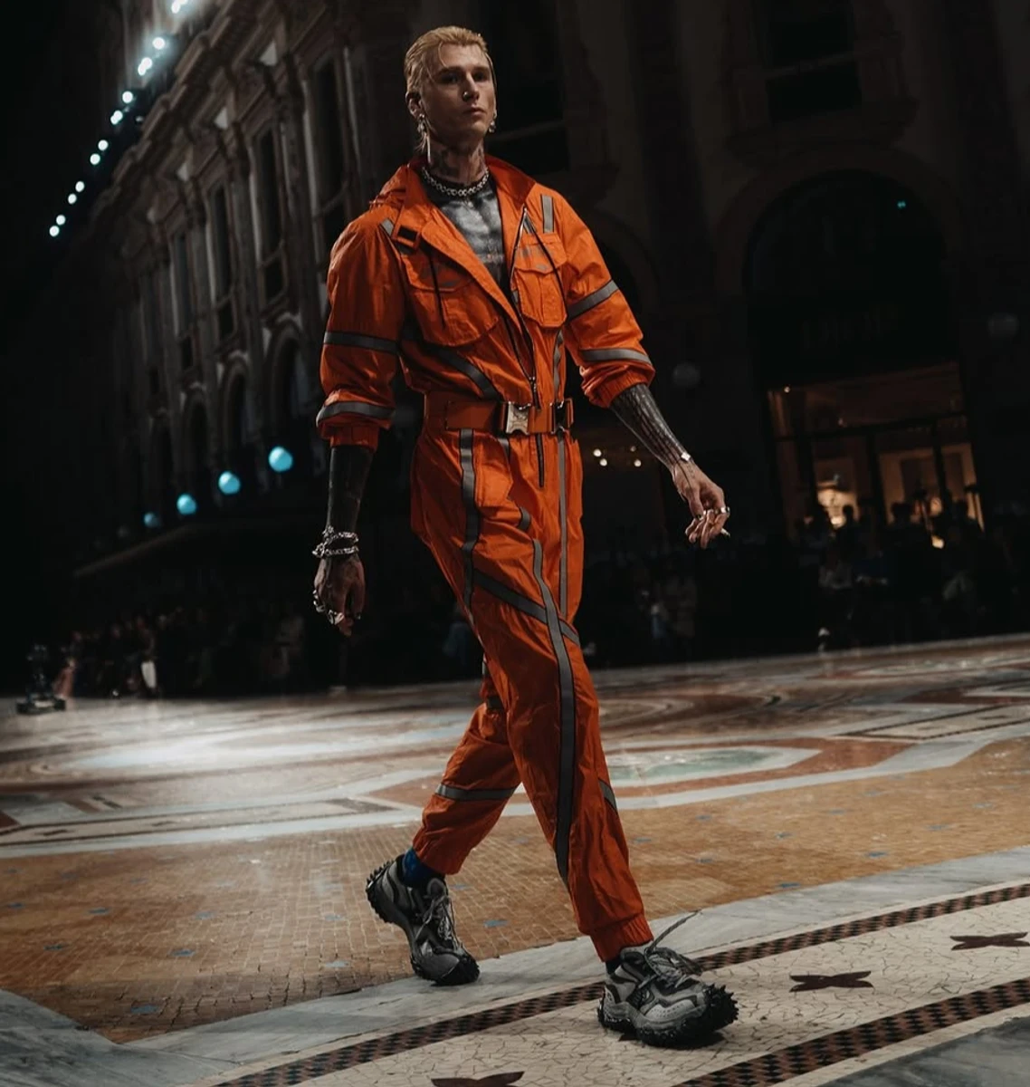 Колишній Меган Фокс на подіумі Vogue World у Мілані 2026
