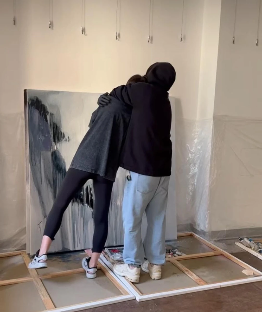 Обійми більше схожі на дружні...