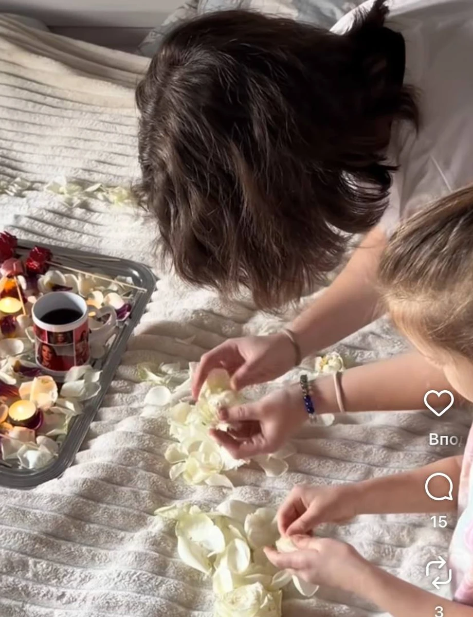 Могилевська показала, як її привітали з 8 березня