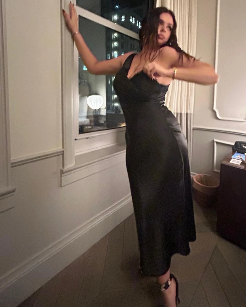 Мітчелл вміє правильно підкреслити свої принади