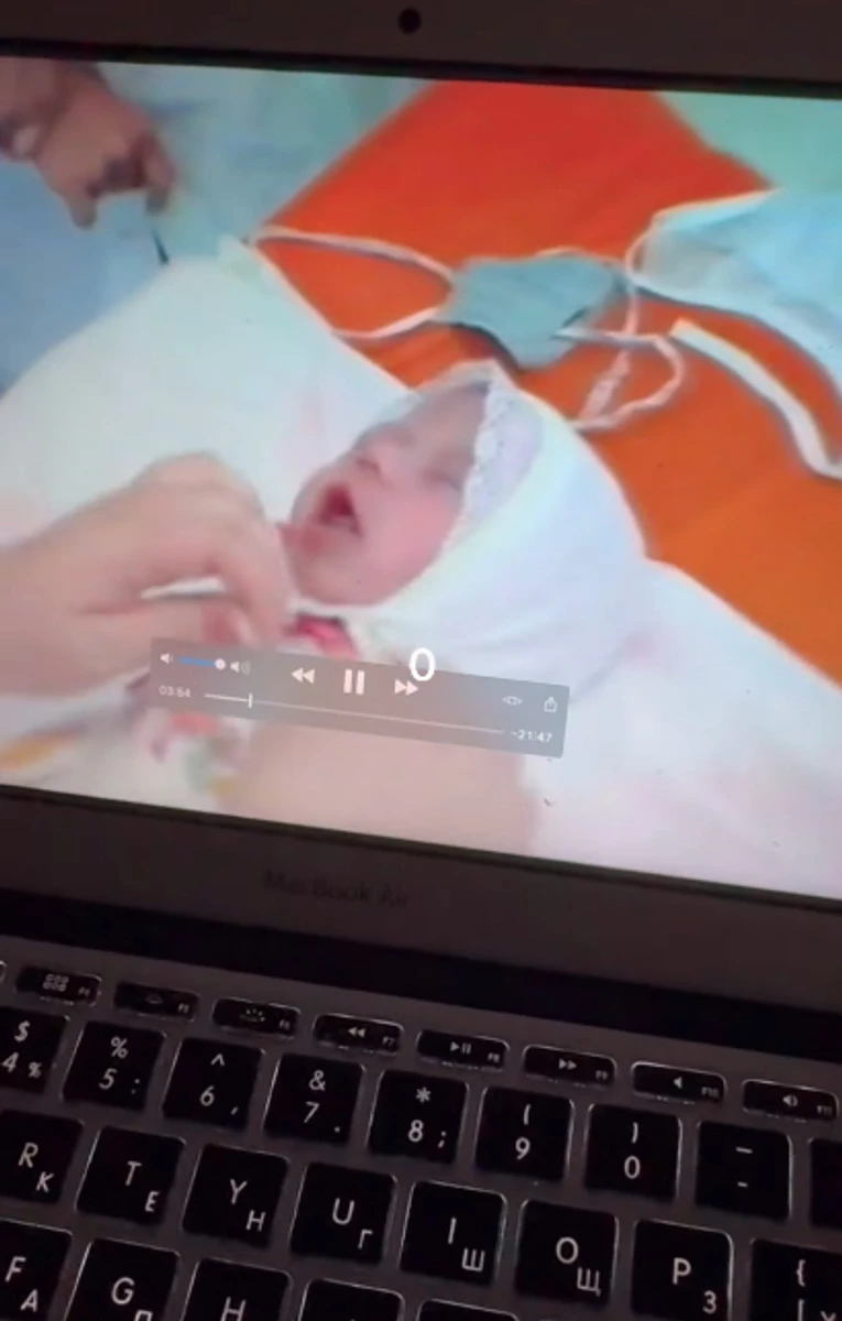 Катерина Репяхова показала свої дитячі фото