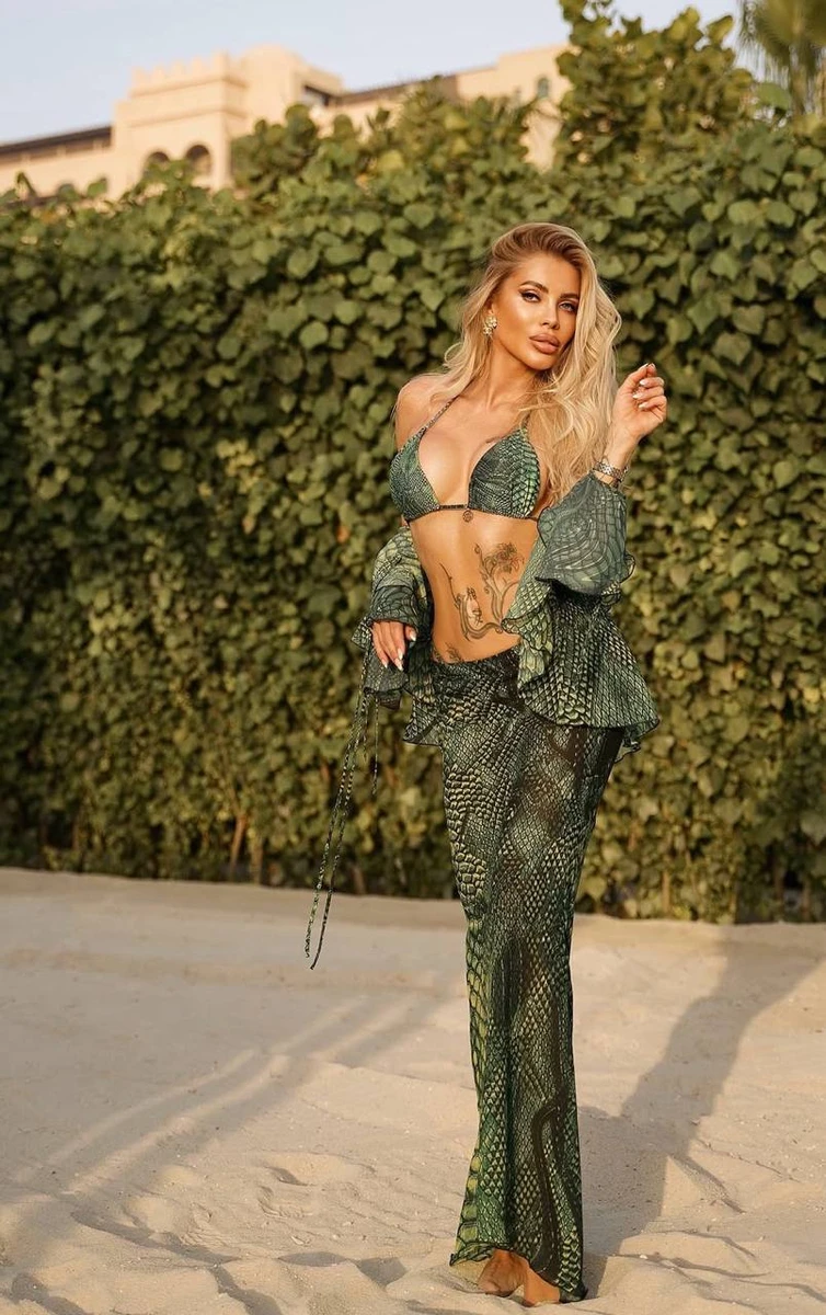 Ну просто-таки зміїна грація 