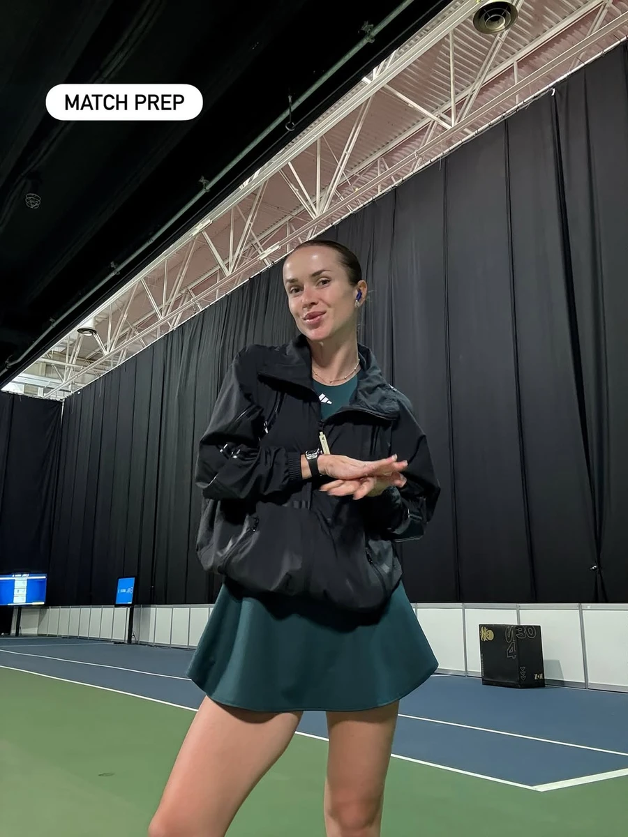 Еліна Світоліна у тенісній сукні похвалилася фігурою в залі