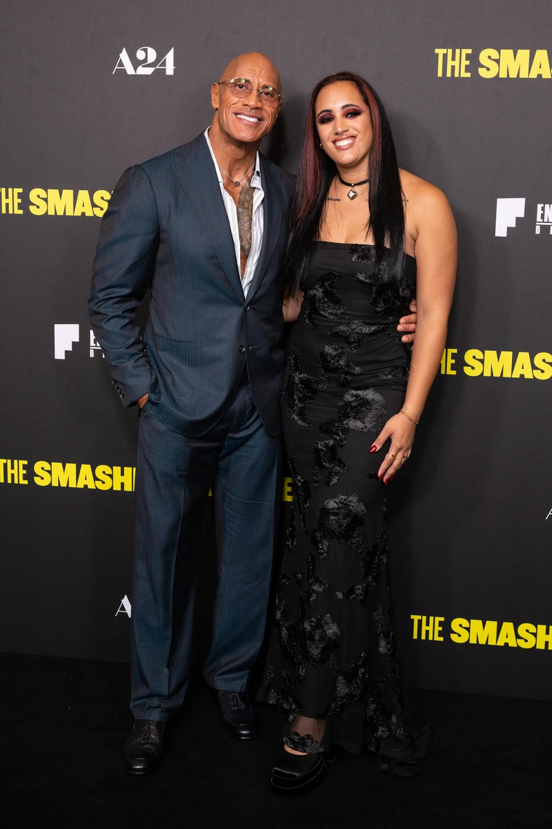 Дуейн Скеля Джонсон з ошатною дочкою показався на хіднику