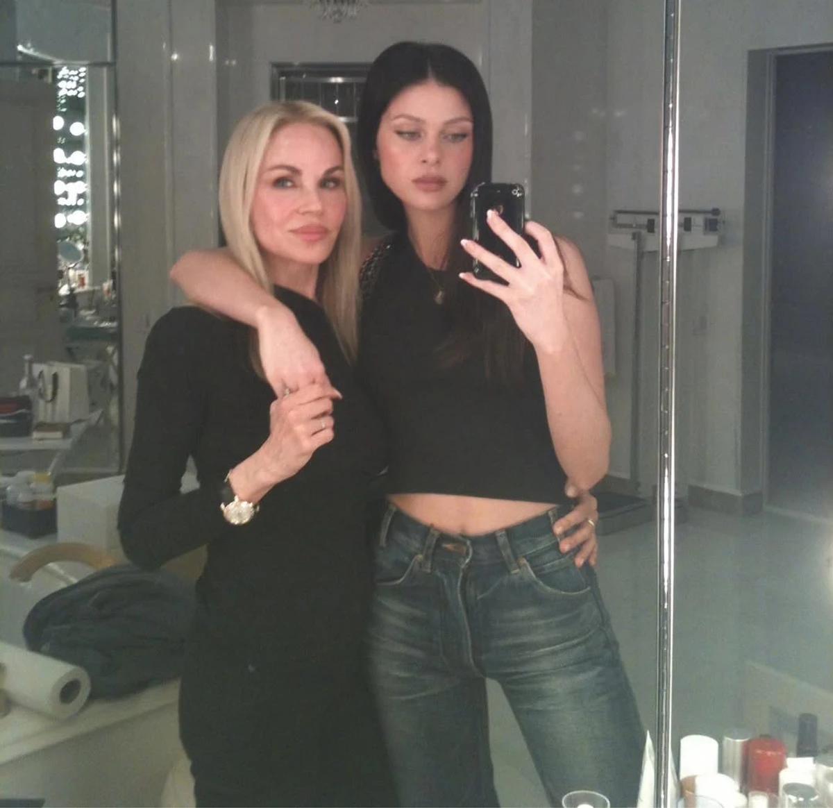 Бруклін Бекхем породичався з сім'єю мільярдерів