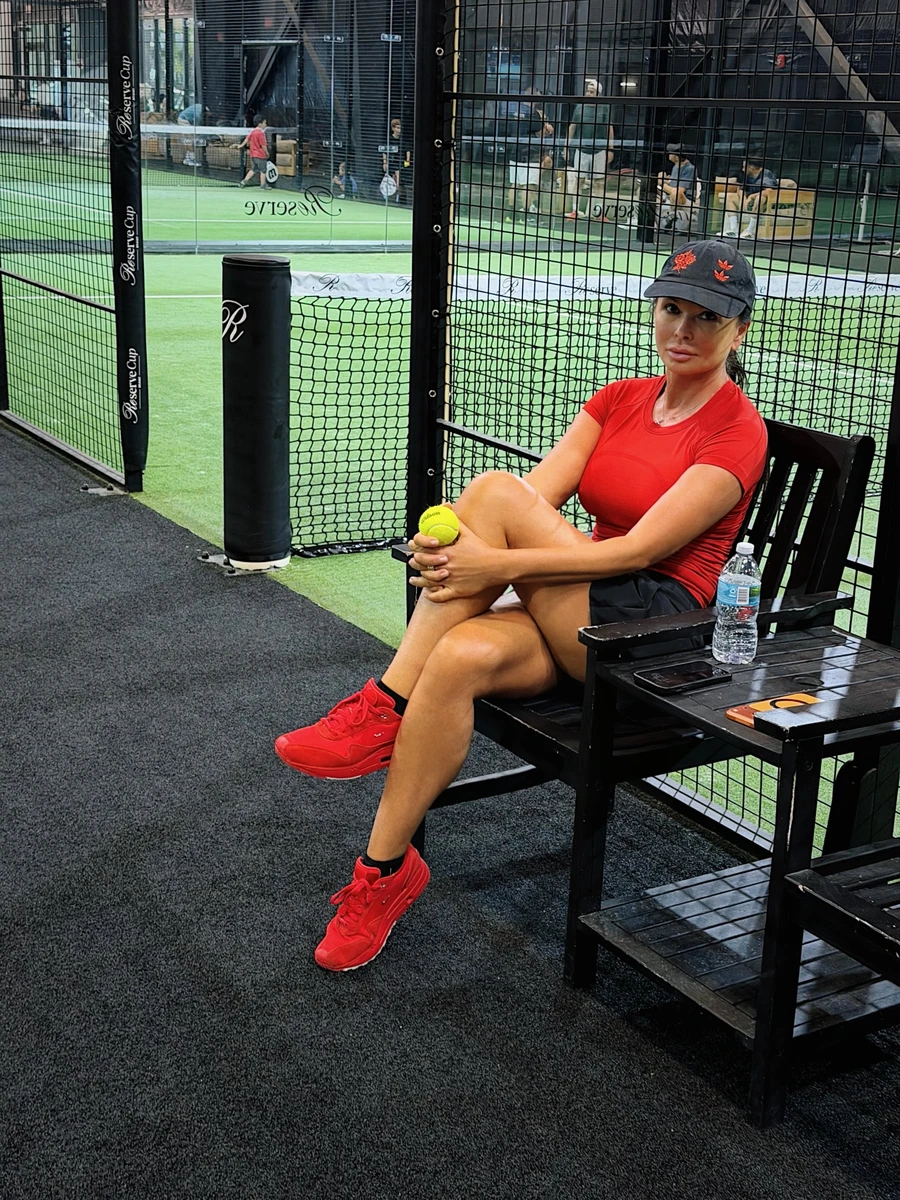 Ассія Ахат на корті