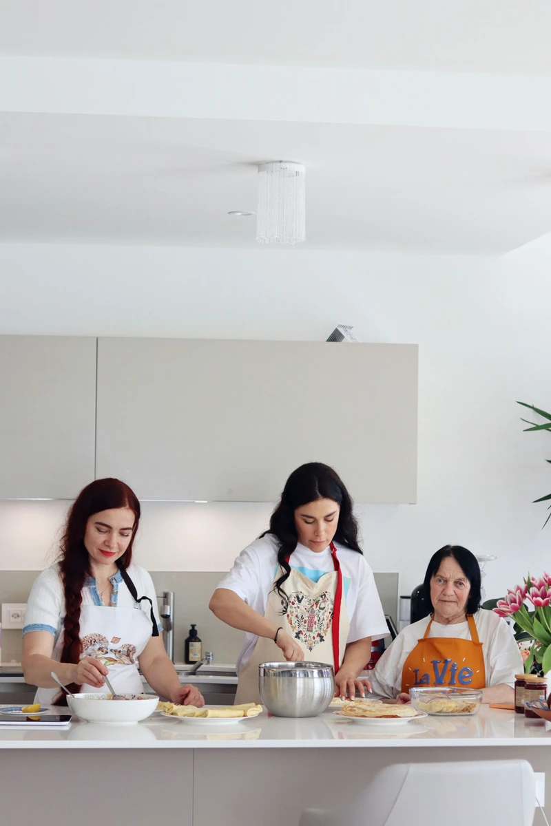 До речі, налисники готували за рецептом мами Іванни