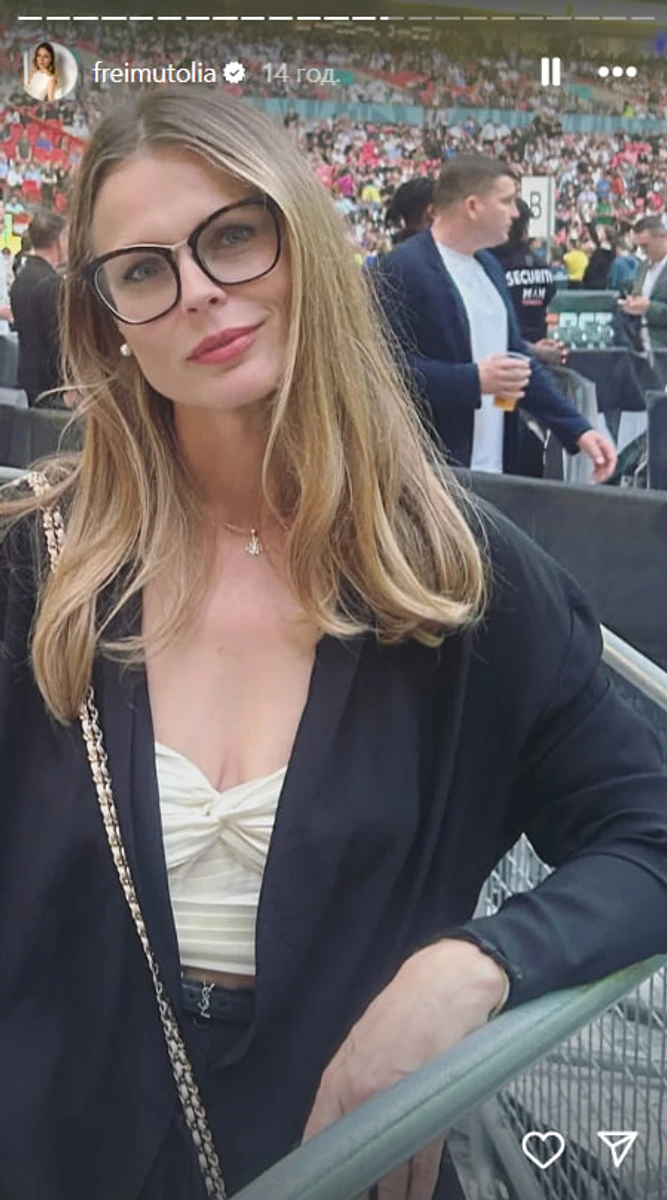 Ольга Фреймут на стадіоні перед боєм Усика