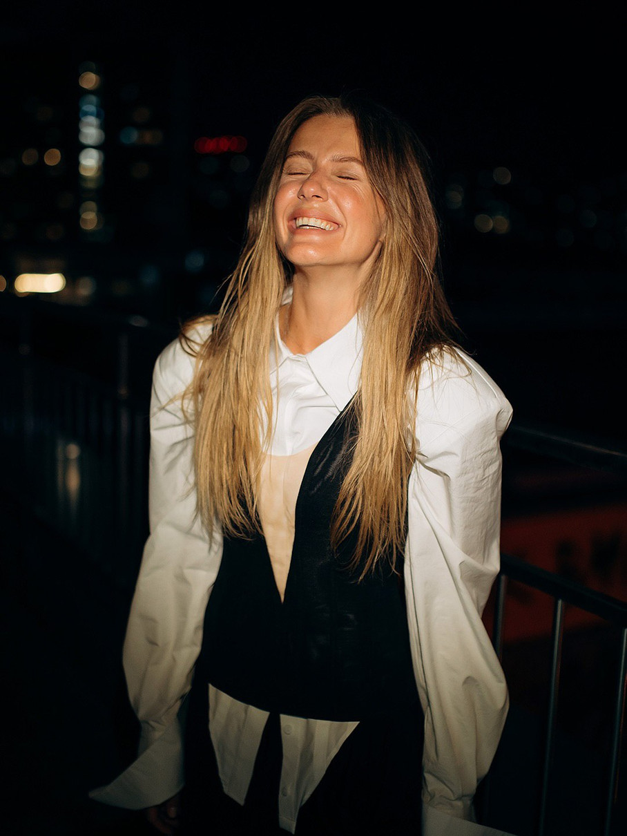 KOLA (Анастасія Прудіус) поділилася веселими спогадами з фанами