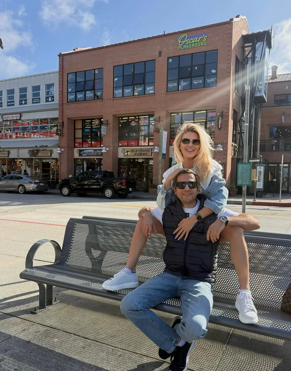 Ступка зазнімкувався між ніг своєї пасії