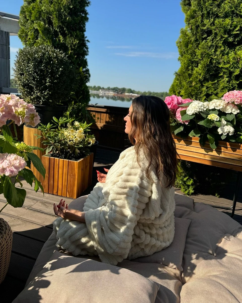 Наталя Могилевська медитує