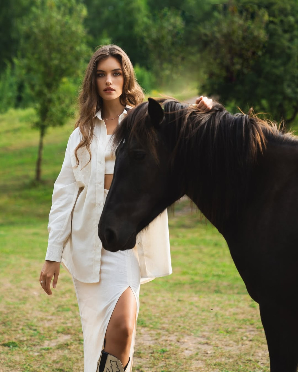 Олександра Кучеренко похвалилася фото у полі