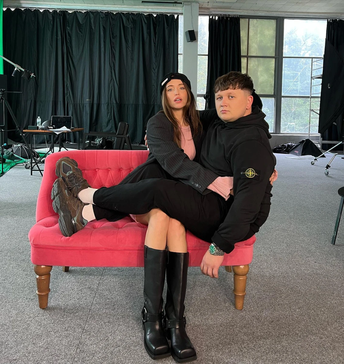 Мам, знайомся - це Надя, я її люблю і вона буде жити з нами!, - впевнено заявив стример