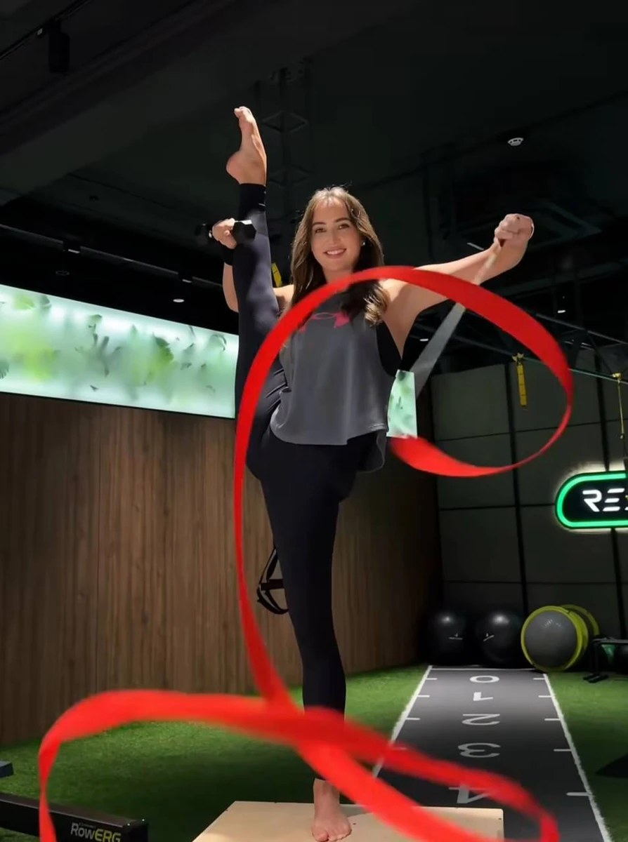 Різатдінова зі стрічкою