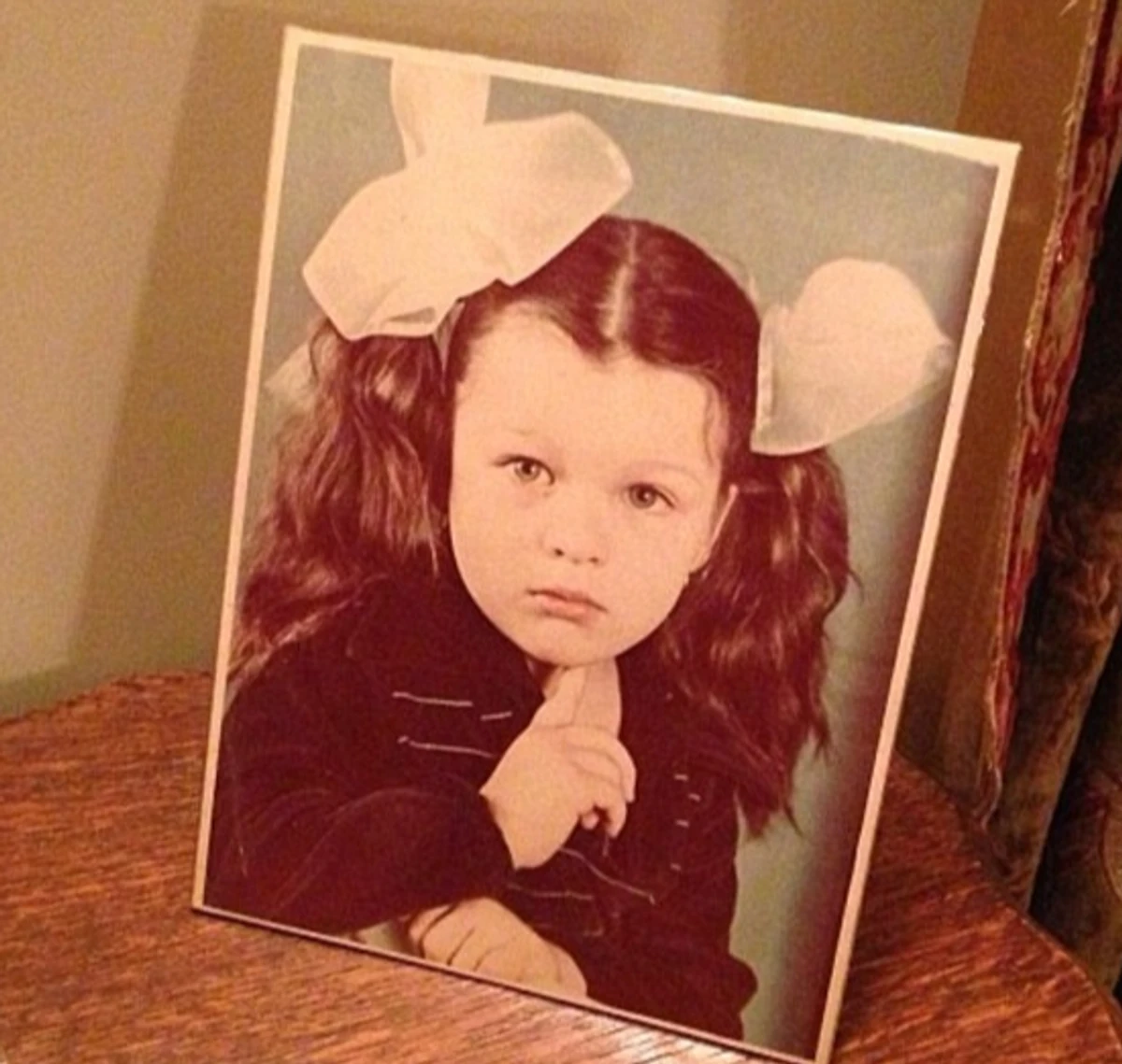 Фото Мілли Йовович в дитинстві