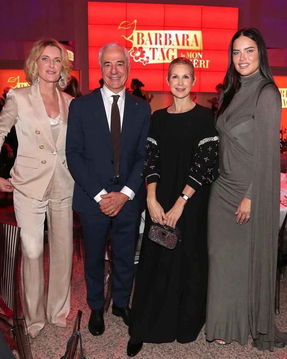 Зірка Пліткарки та Району Мелроуз Келлі Разерфорд на івенті у Німеччині в чорній сукні українського бренду Gasanova