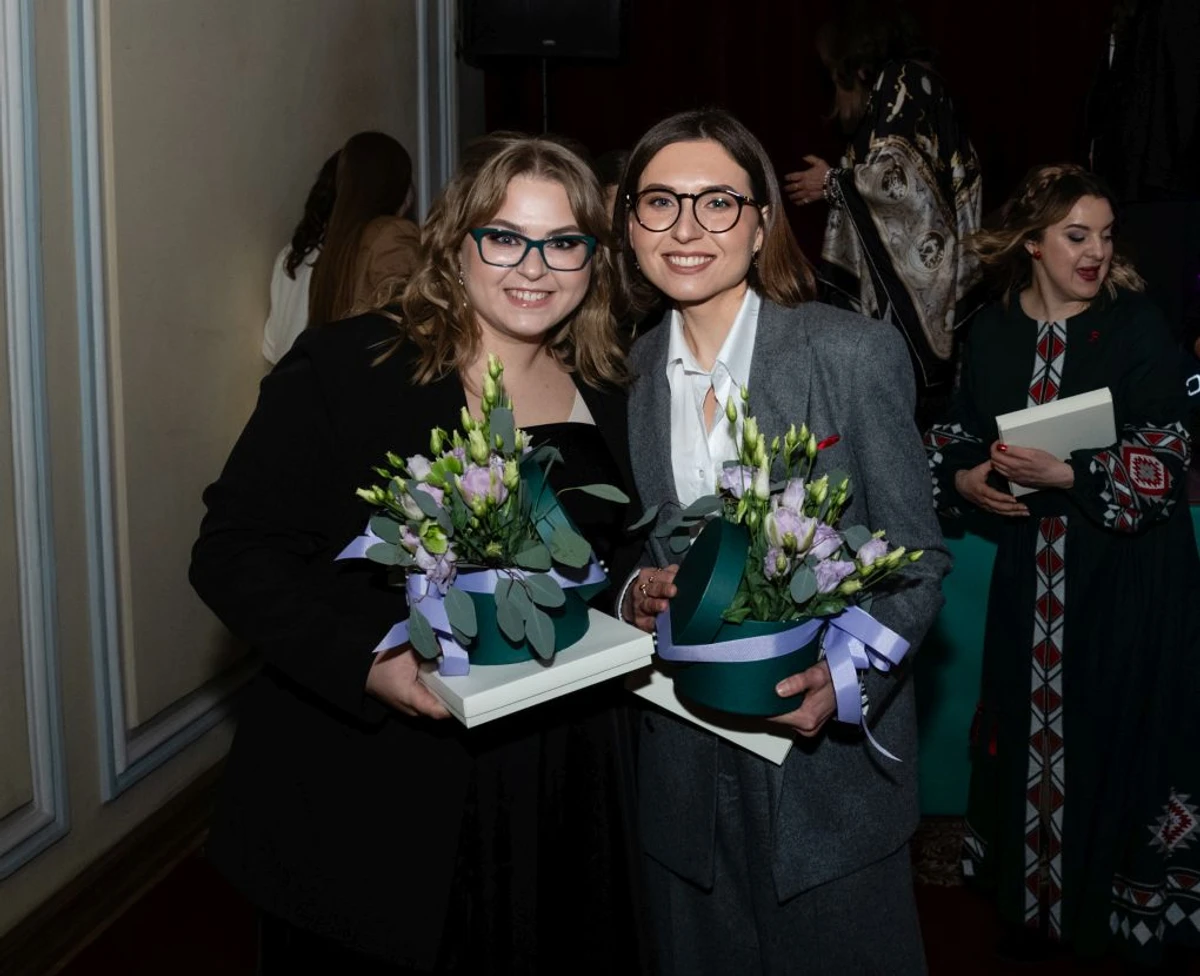 Співзасновниці благодійного фонду SAVed Анна Пуцова і Анна Новосад - лауреатки премії у категорії Освіта і наука 