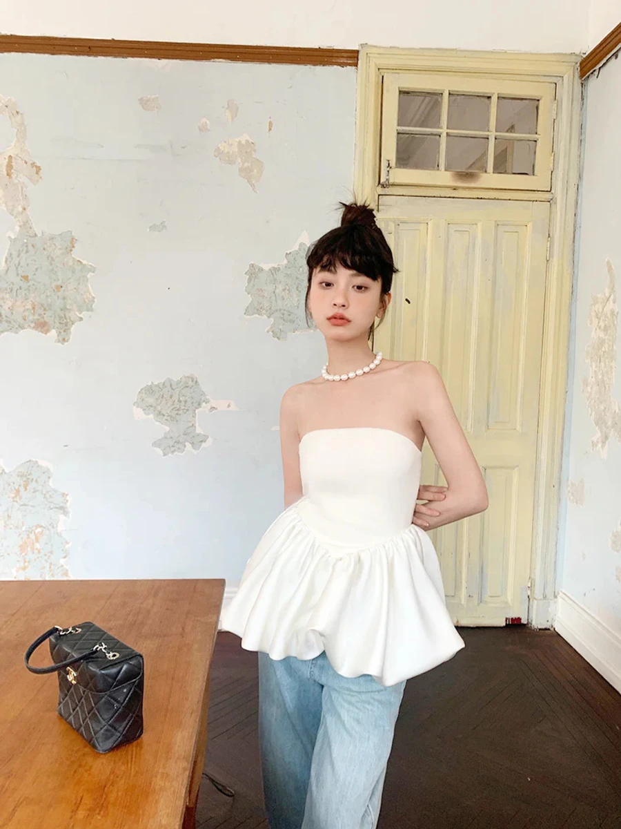 Стилістка розповіла, як приховати живіт