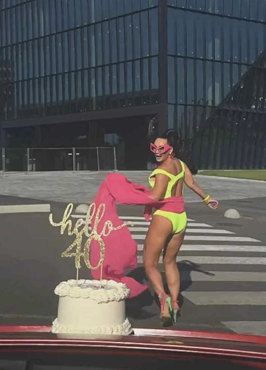 Аня Садіванчук у купальнику