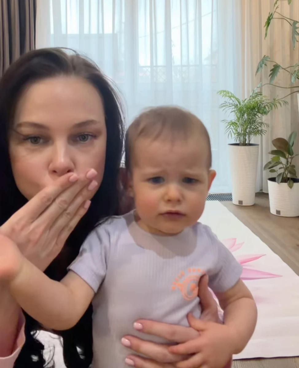 Юлія Сахневич наробила милих кадрів з дочкою Позитива