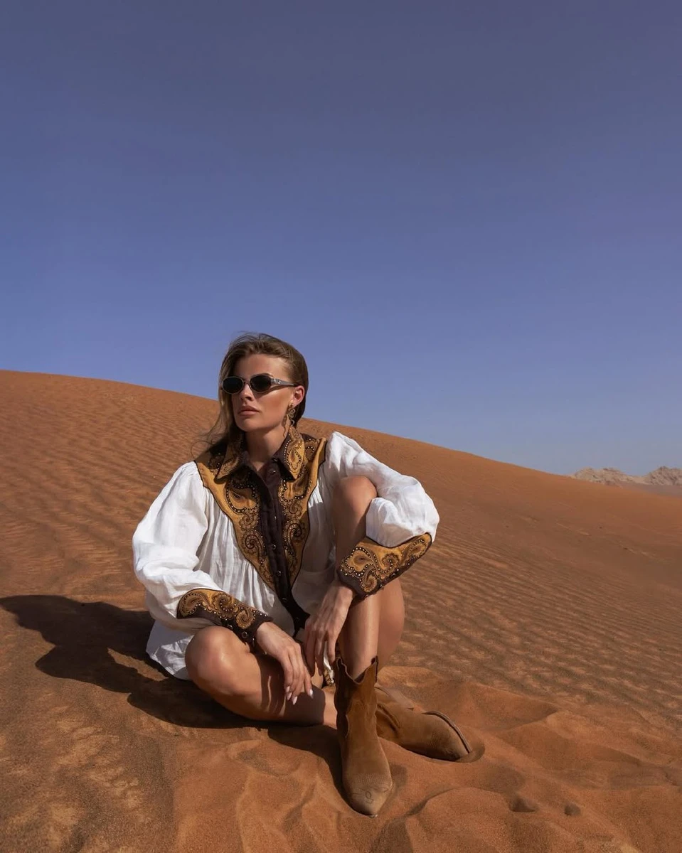 Влада Зінченко у пустелі